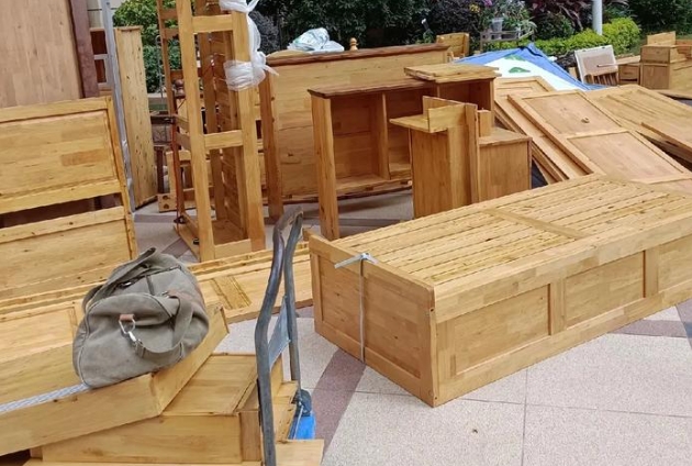 代扔家具